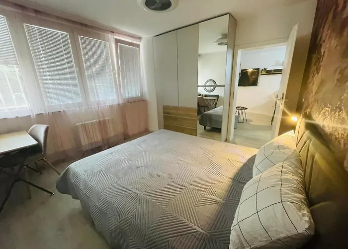 Lejlighed Apartament-demian